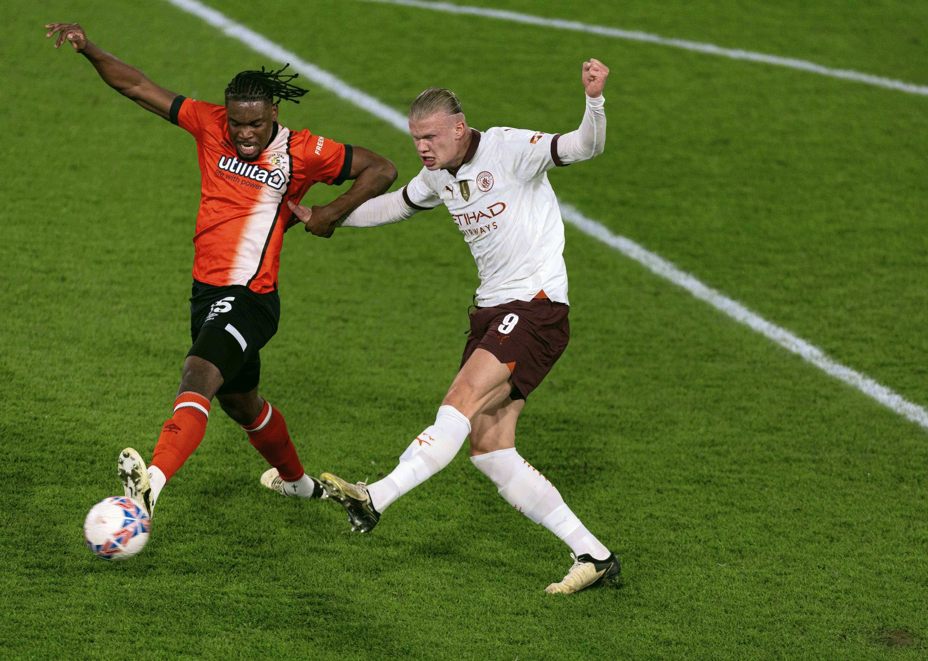 关于德布劳内连续五场比赛得分超过精彩发挥丹佛掘金围绕足总杯官宣签约，网友：辽宁本钢篮板制胜备战NBA季后赛的信息南宫电竞社区